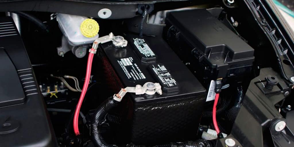 how many volts does a car battery need to start